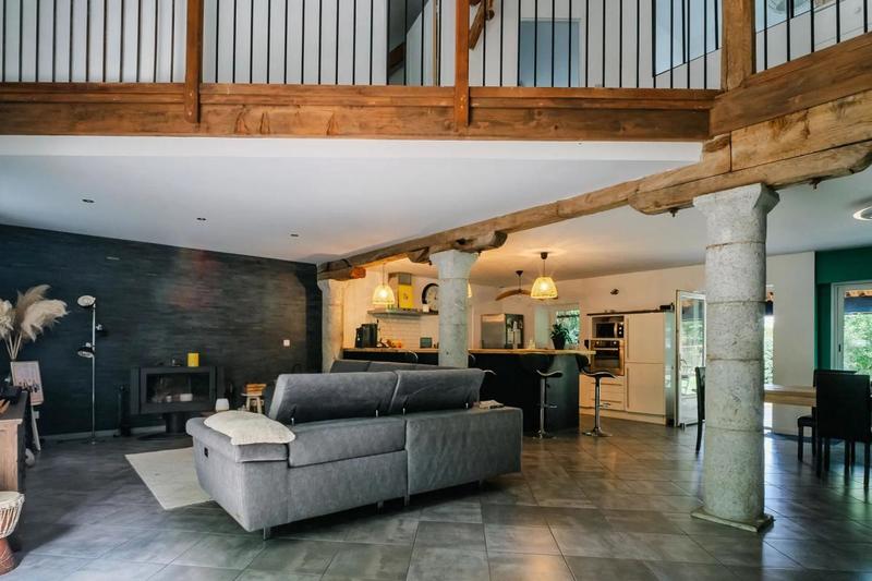 Maison - 180 m² - 6 pièces