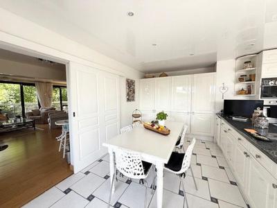 Appartement - 146 m² - 5 pièces