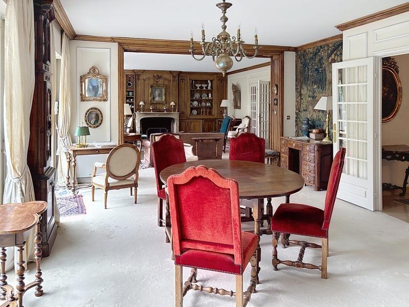 Appartement - 200 m² - 6 pièces