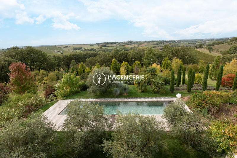 Villa - 300 m² - 9 pièces