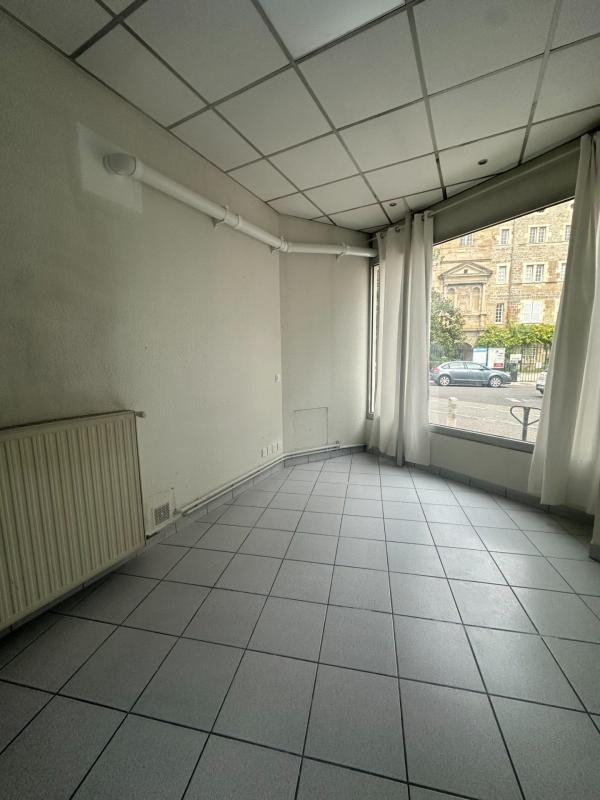 Local commercial - 60 m² - 2 pièces