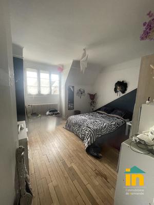 Appartement - 83 m² - 4 pièces