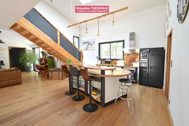 Maison - 161 m² - 5 pièces