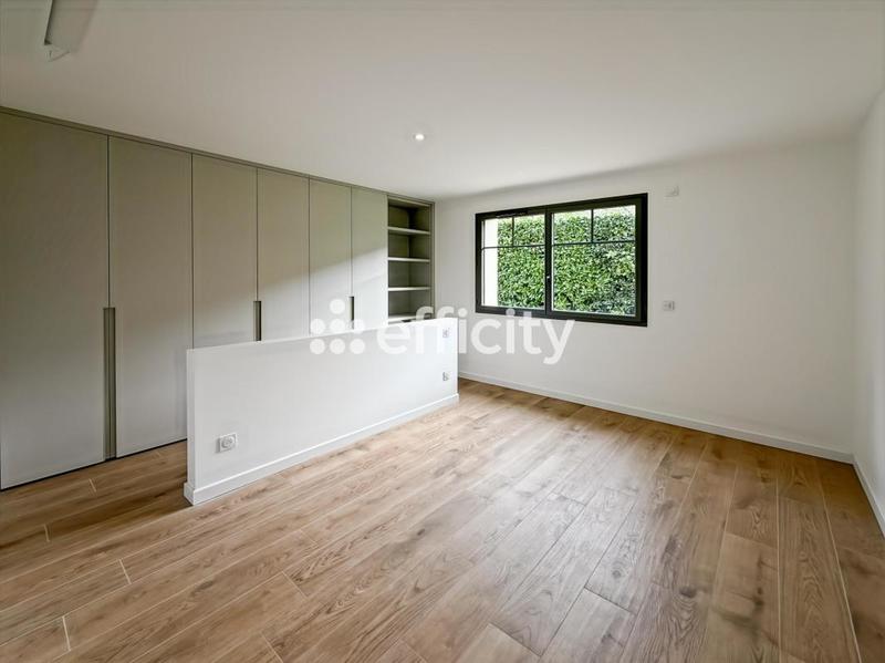 Villa - 273 m² - 8 pièces