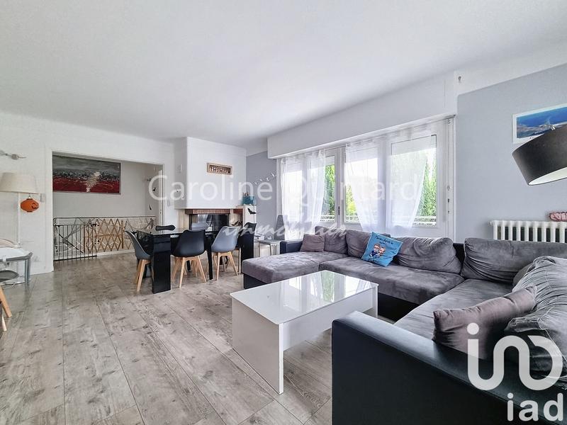 Maison - 270 m² - 10 pièces