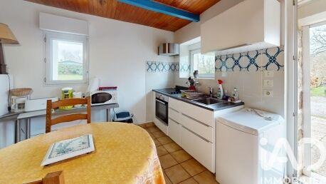 Maison - 180 m² - 11 pièces