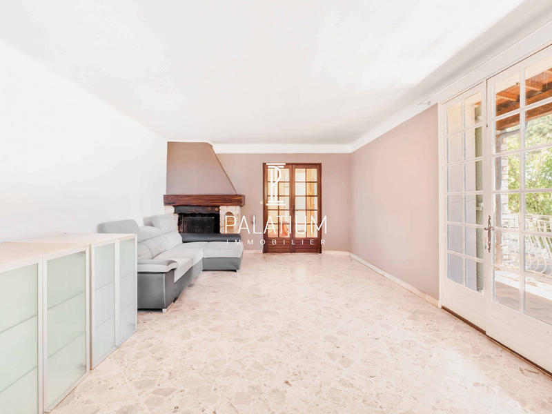 Maison - 210 m² - 8 pièces