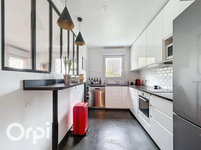 Appartement - 98 m² - 4 pièces