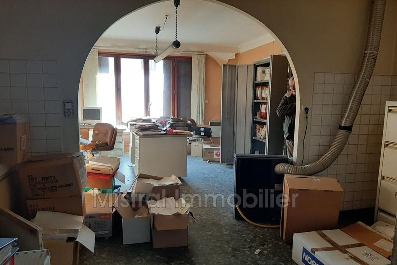 Local commercial - 652 m²