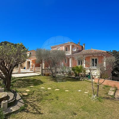 Maison - 145 m² - 6 pièces