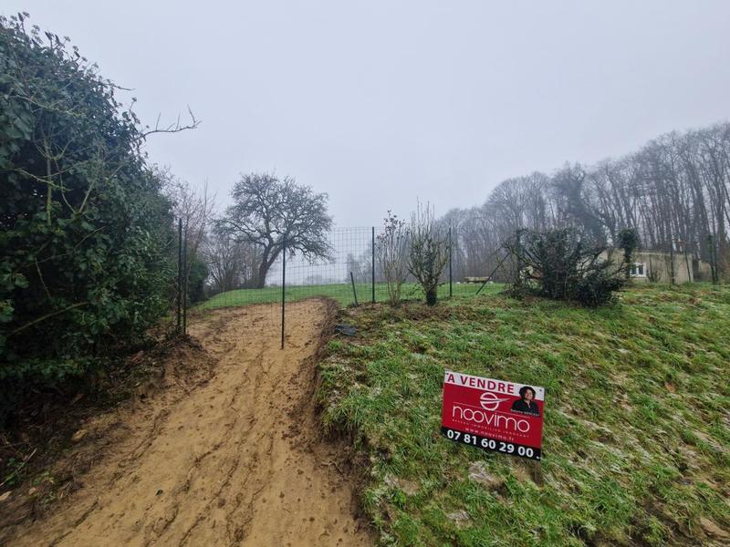 Terrain constructible - 1 947 m²