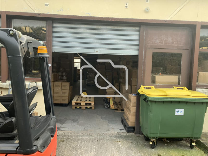 Entrepôt - 1 220 m²