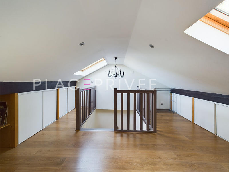 Maison - 185 m² - 7 pièces