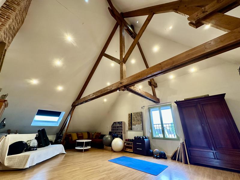 Maison - 230 m² - 5 pièces