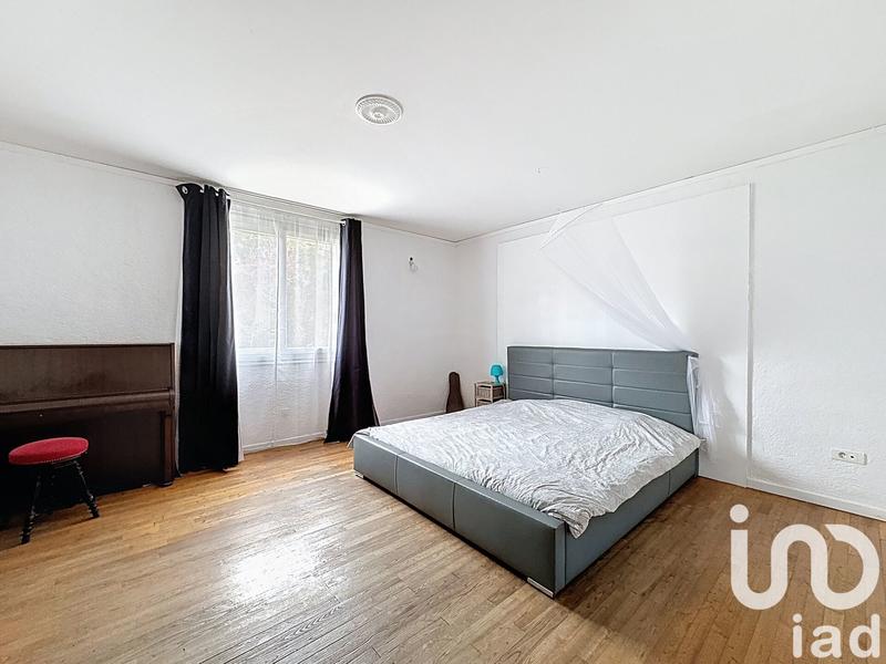 Maison - 231 m² - 9 pièces