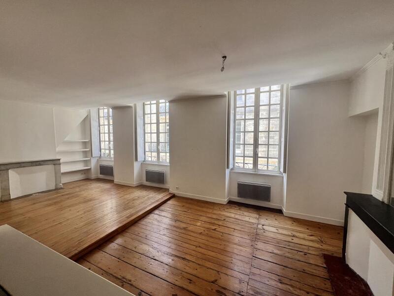 Appartement - 80 m² - 3 pièces