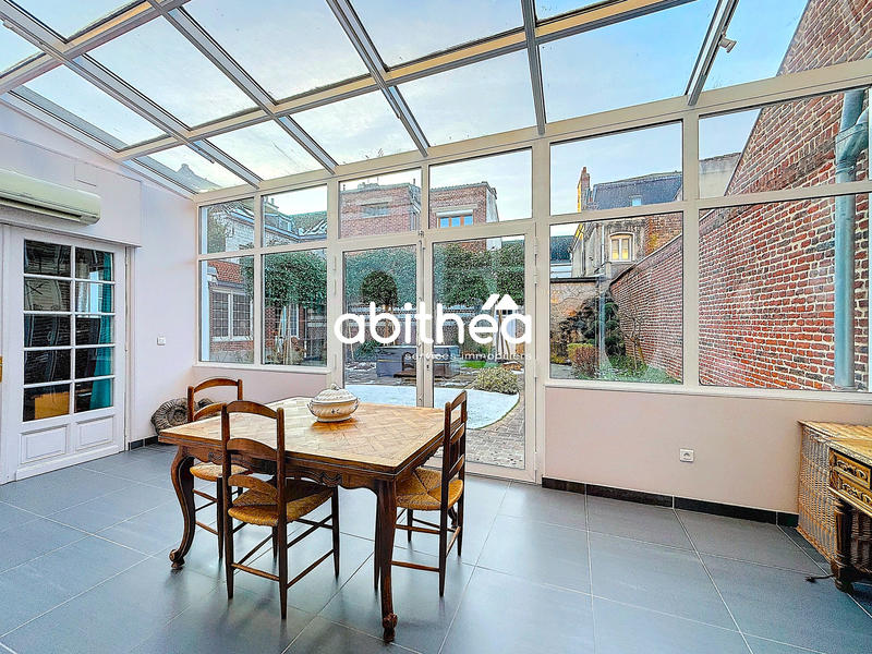 Maison - 370 m² - 12 pièces