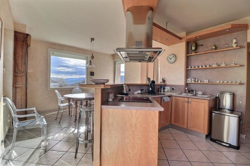 Maison - 184 m² - 8 pièces