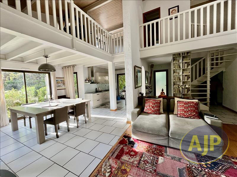 Maison - 130 m² - 4 pièces