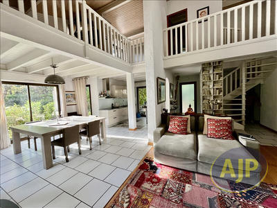 Maison - 130 m² - 4 pièces