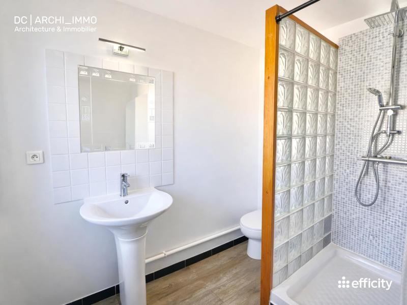 Maison - 365 m² - 9 pièces