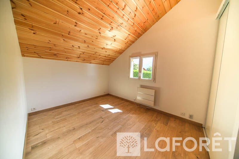 Maison - 104 m² - 4 pièces