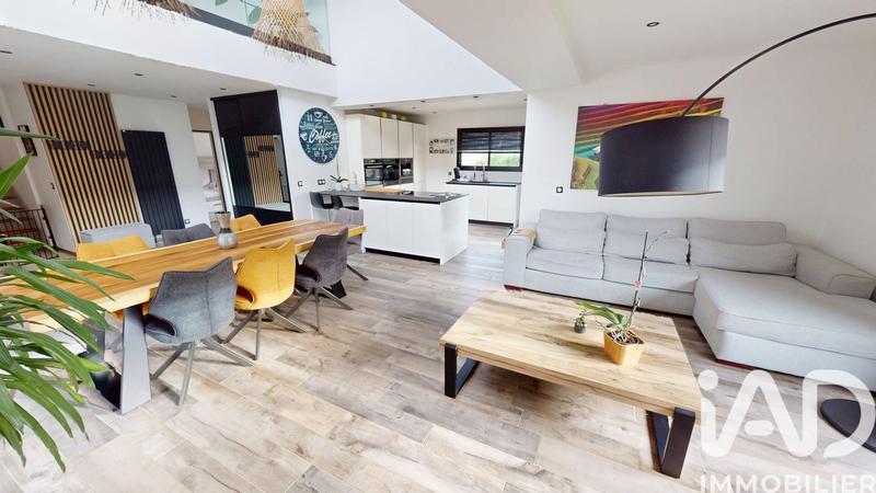 Maison de maîtres - 140 m² - 6 pièces