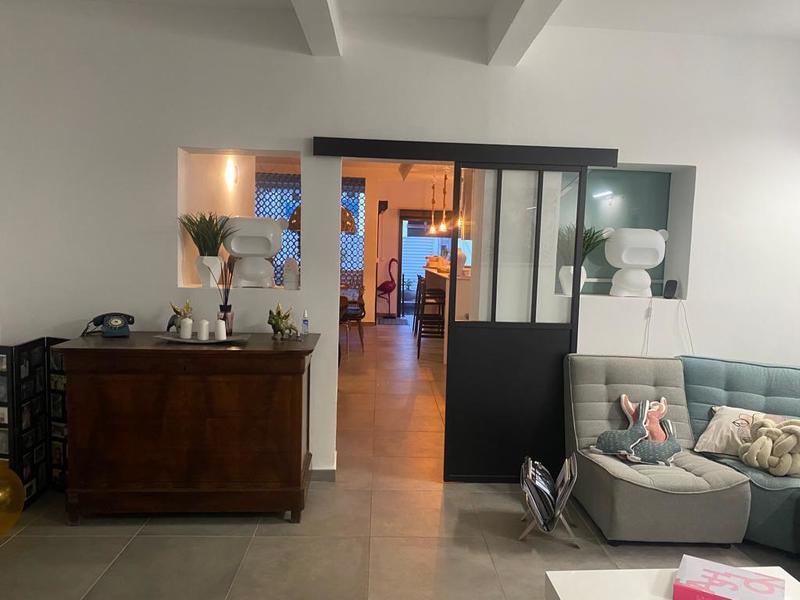 Maison - 260 m² - 7 pièces