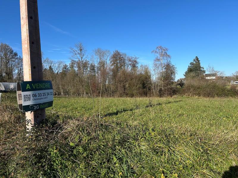 Terrain constructible - 1 796 m²