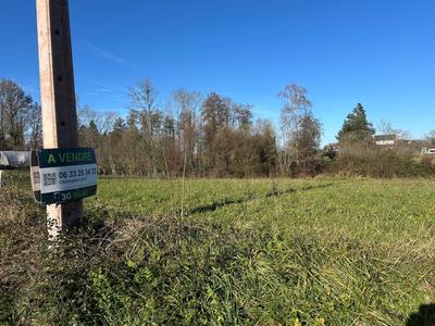 Terrain constructible - 1 796 m²