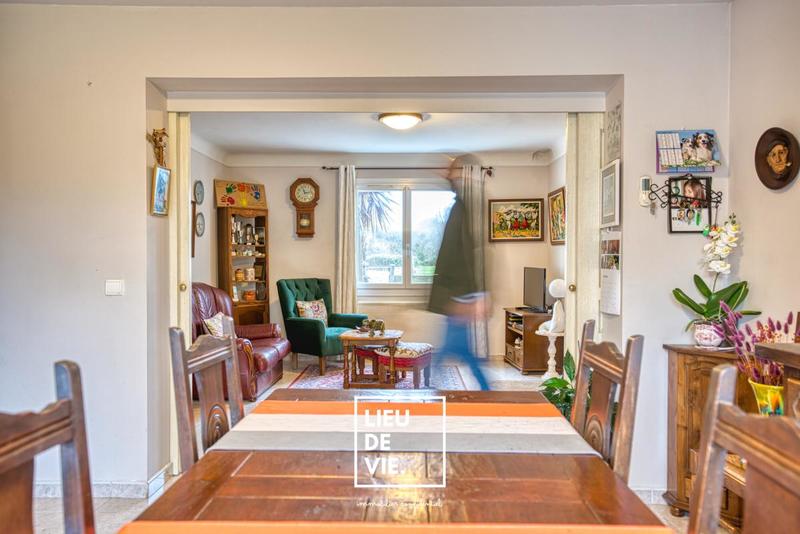 Maison ancienne - 210 m² - 8 pièces