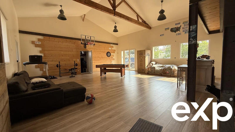 Maison - 307 m² - 10 pièces