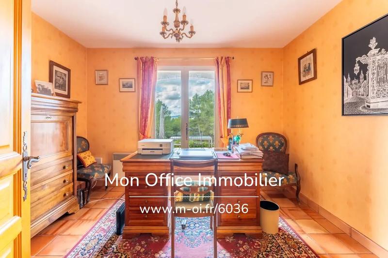 Maison - 185 m² - 7 pièces