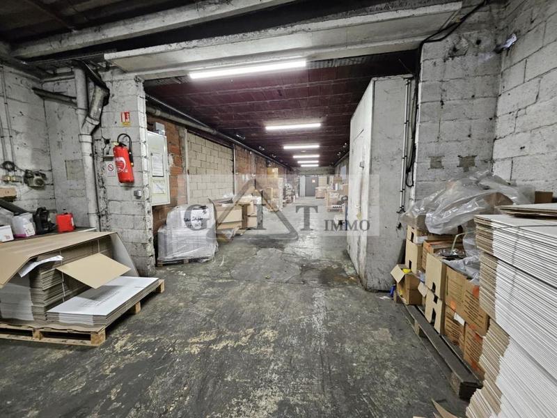 Entrepôt - 2 352 m²