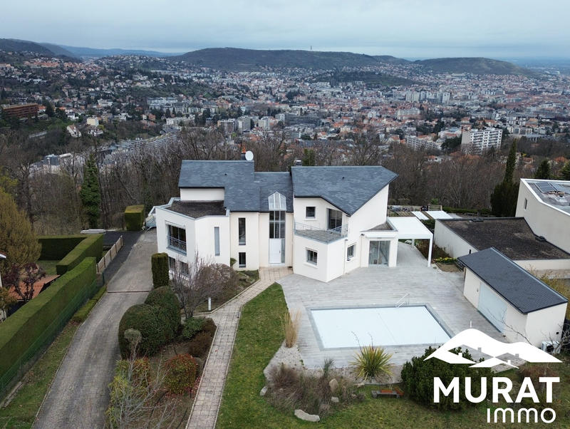 Villa - 250 m² - 7 pièces