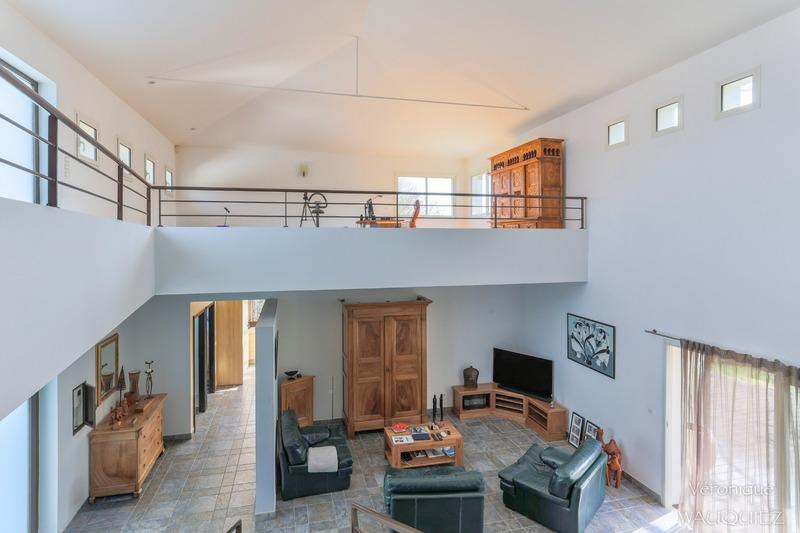 Maison - 324 m² - 6 pièces