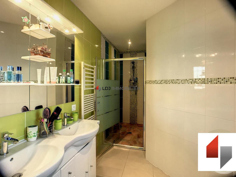 Villa - 181 m² - 5 pièces