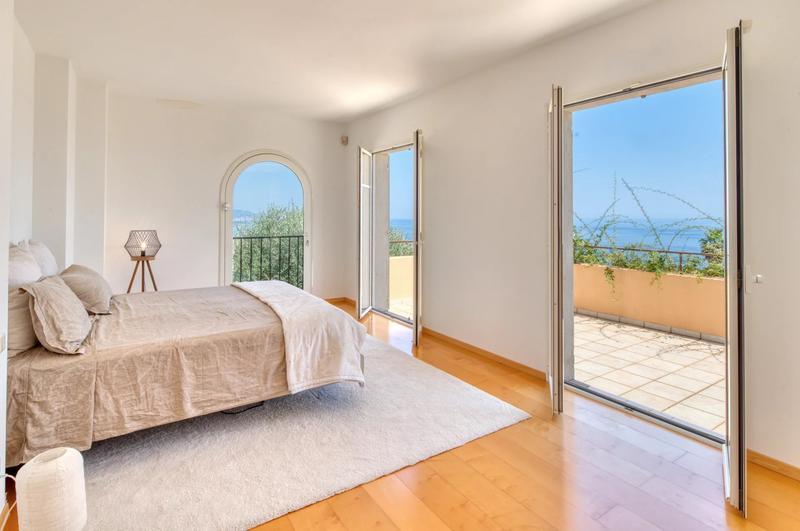 Villa - 400 m² - 6 pièces