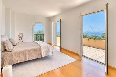 Villa - 400 m² - 6 pièces