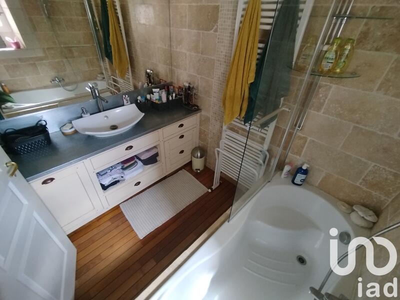 Maison - 250 m² - 10 pièces