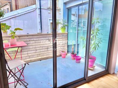 Maison - 279 m² - 12 pièces