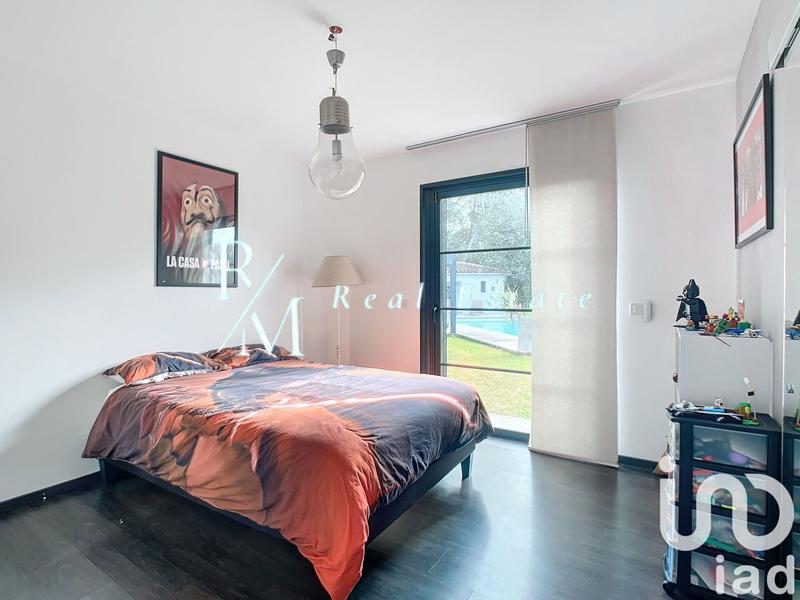 Maison - 265 m² - 10 pièces