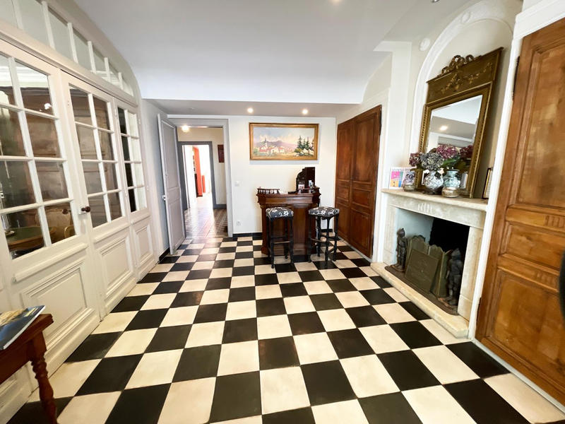 Maison de village - 467 m² - 24 pièces