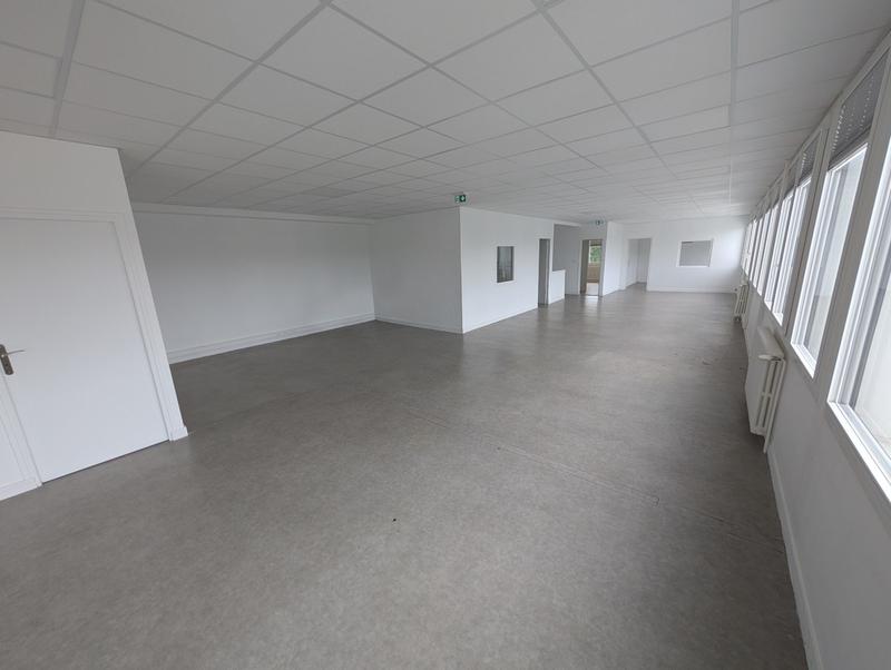 Bureau - 180 m²