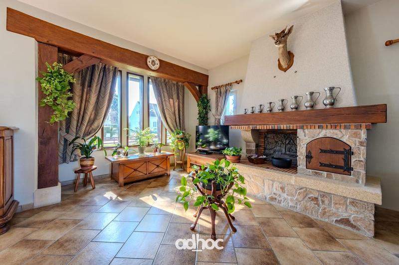 Maison traditionnelle - 180 m² - 8 pièces