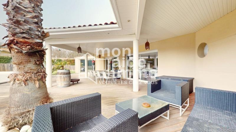 Maison - 280 m² - 7 pièces