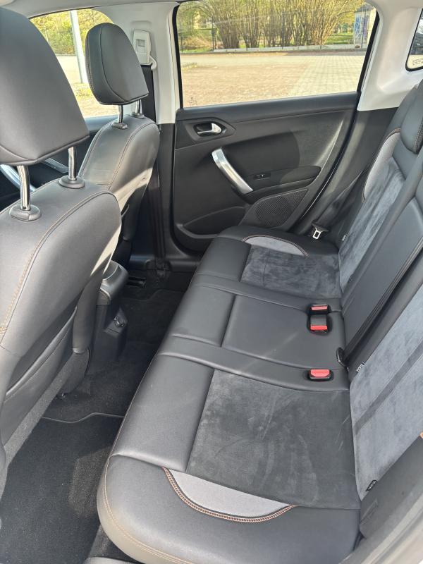 Peugeot 2008 1.6 BlueHDi 120 Cv / 88 Kw Diesel 2014