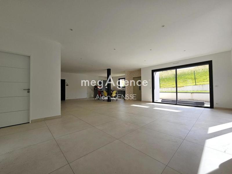 Maison d'architecte - 202 m² - 6 pièces