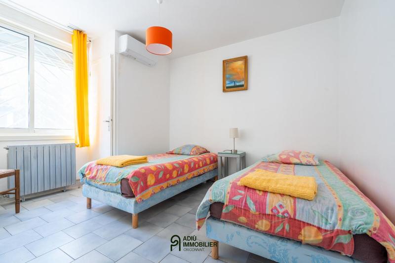 Maison - 650 m² - 24 pièces