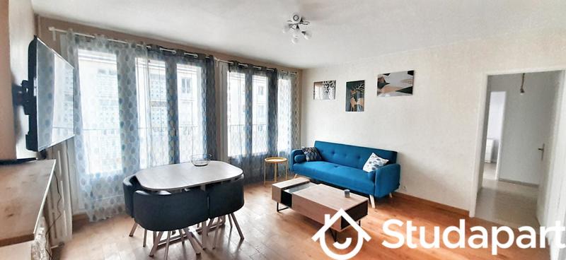 Chambre - 9 m² - 1 pièce